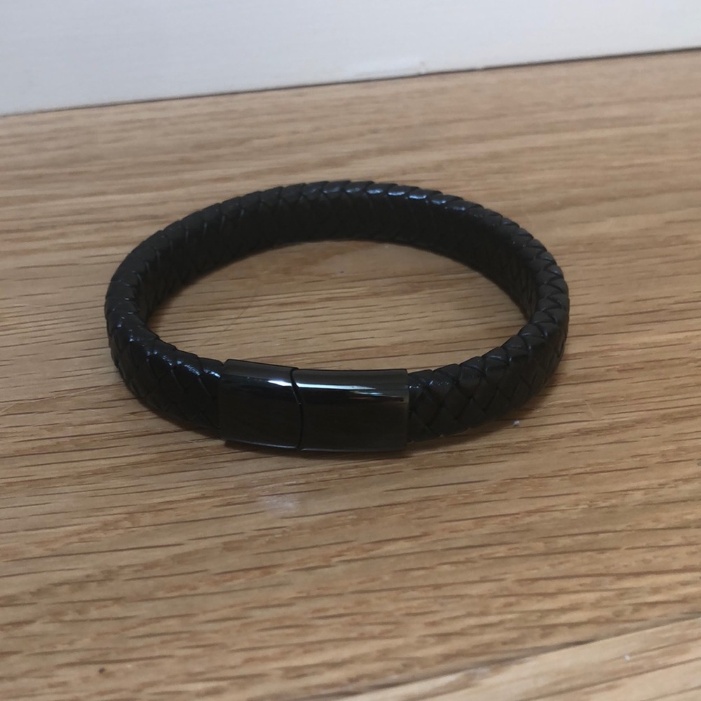 Leather bracelet